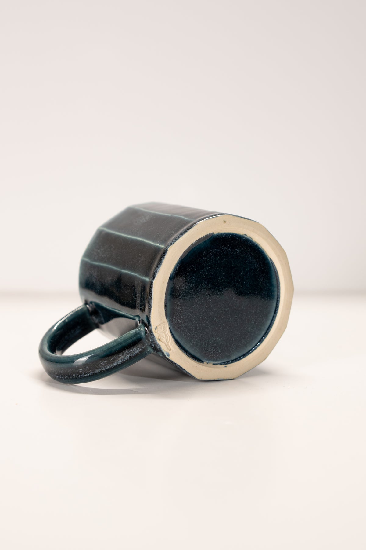 10oz Faceted Mug 2